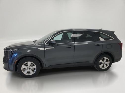 2024 Kia Sorento LX