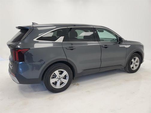 2024 Kia Sorento LX