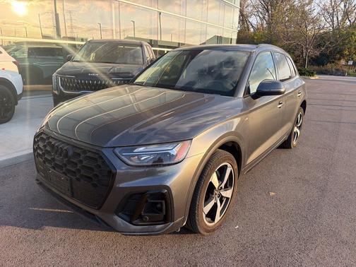Daytona Gray Pearl Effect 2023 Audi Q5 45 S line Premium Plus