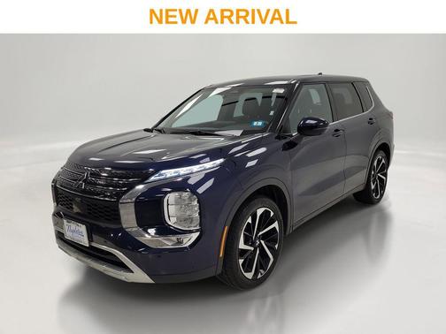 Cosmic Blue Metallic 2024 Mitsubishi Outlander SE