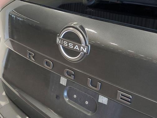 Gun Metallic 2025 Nissan Rogue SV