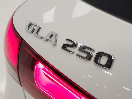 2021 Mercedes-Benz GLA 250 Base 4MATIC