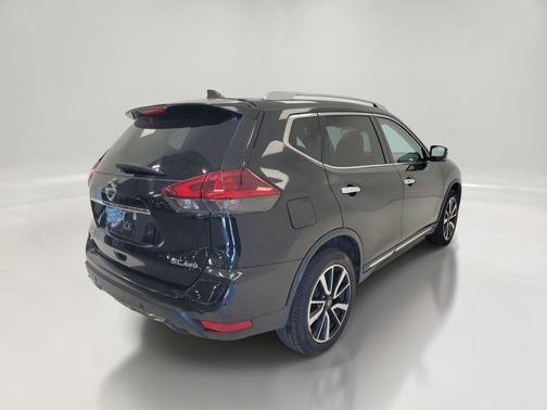 Magnetic Black Pearl 2020 Nissan Rogue SL
