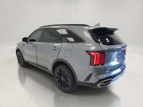Everlasting Silver 2023 Kia Sorento SX