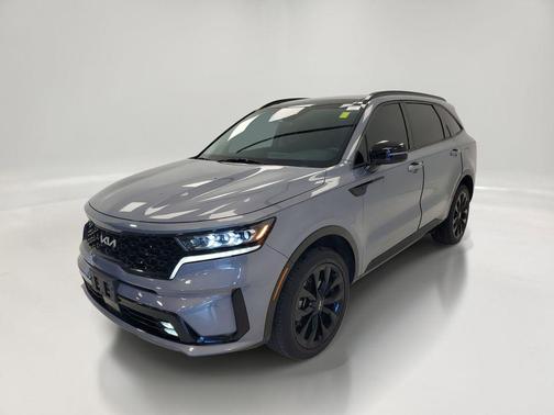 Everlasting Silver 2023 Kia Sorento SX