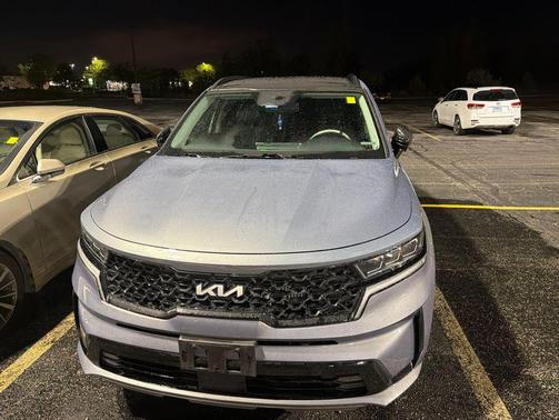 Everlasting Silver 2023 Kia Sorento SX