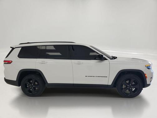 Bright White Clearcoat 2021 Jeep Grand Cherokee L Altitude