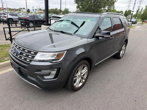 Magnetic 2016 Ford Explorer XLT