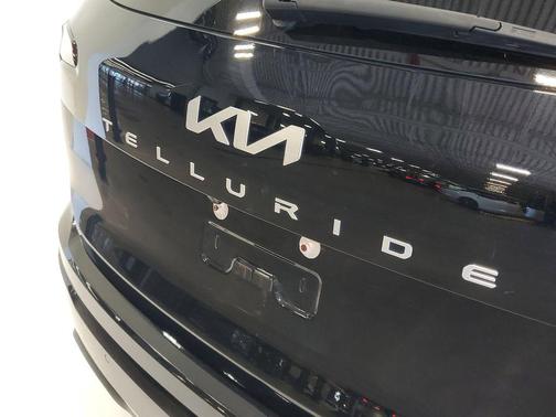 Ebony Black 2024 Kia Telluride SX Prestige X-Line