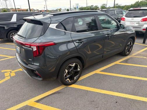 Gravity Gray 2024 Kia Seltos EX