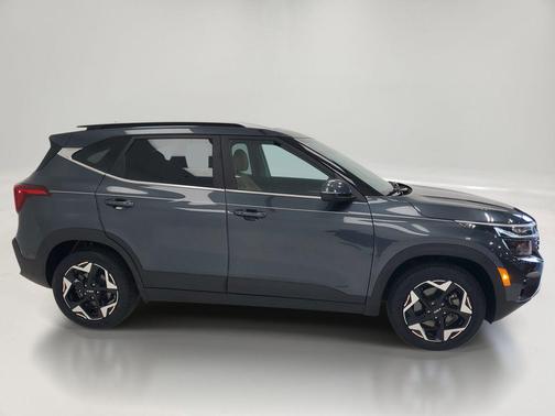 Gravity Gray 2024 Kia Seltos EX
