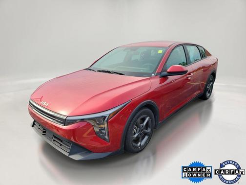 Currant Red 2025 Kia K4 LXS