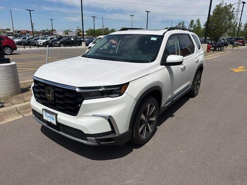 Platinum White Pearl 2023 Honda Pilot Touring 8-Passenger