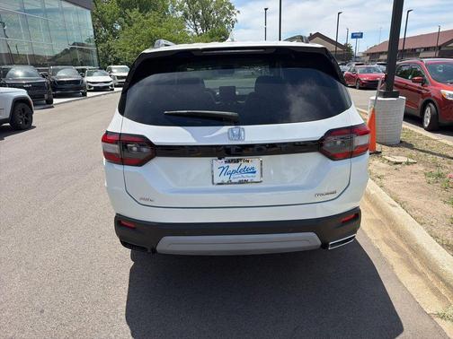 Platinum White Pearl 2023 Honda Pilot Touring 8-Passenger