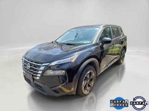 Super Black 2025 Nissan Rogue SV