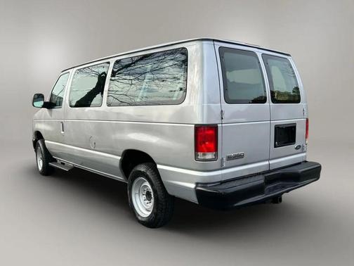 2014 Ford E350 Super Duty XL