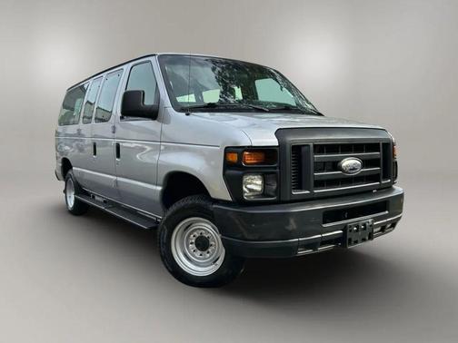 2014 Ford E350 Super Duty XL