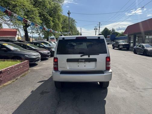 Silver 2012 Jeep Liberty Sport