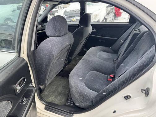 2004 Hyundai SONATA Base