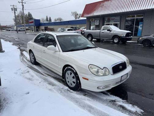 2004 Hyundai SONATA Base