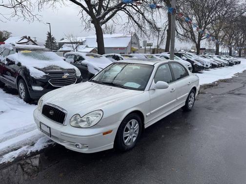 2004 Hyundai SONATA Base