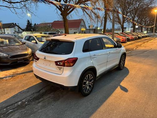 2016 Mitsubishi Outlander Sport 2.4 ES