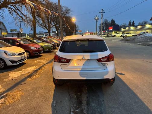 2016 Mitsubishi Outlander Sport 2.4 ES
