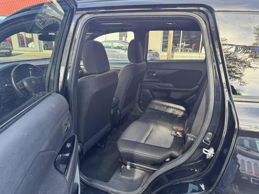 2018 Mitsubishi Outlander LE
