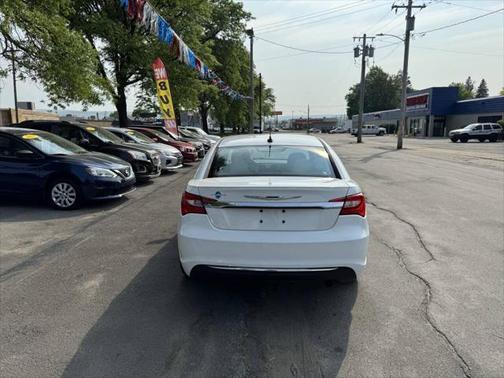 2013 Chrysler 200 Touring