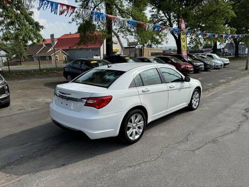 2013 Chrysler 200 Touring
