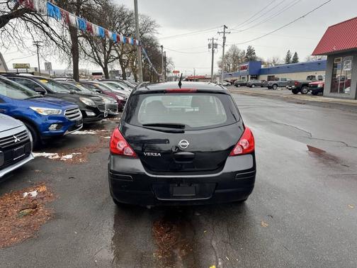 2012 Nissan Versa 1.8 S