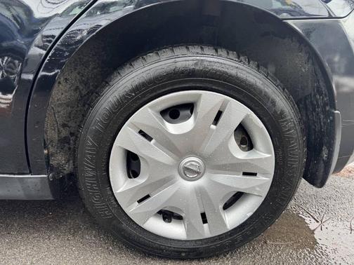 2012 Nissan Versa 1.8 S