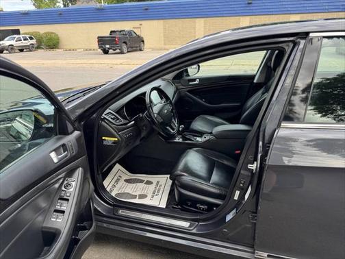 2015 Kia Cadenza Premium 4dr Sedan