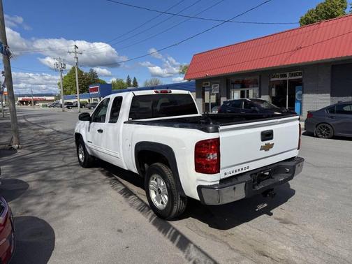 White 2012 GMC Sierra 1500 SL