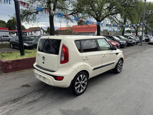 Beige 2013 Kia Soul !