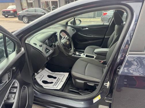 Gray 2016 Chevrolet Cruze LS Auto