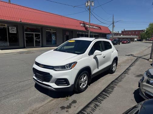 White 2019 Chevrolet Trax LT