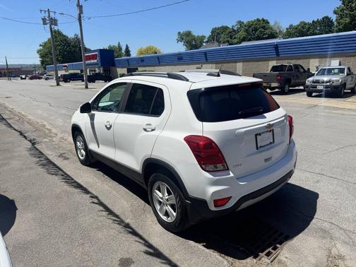 White 2019 Chevrolet Trax LT