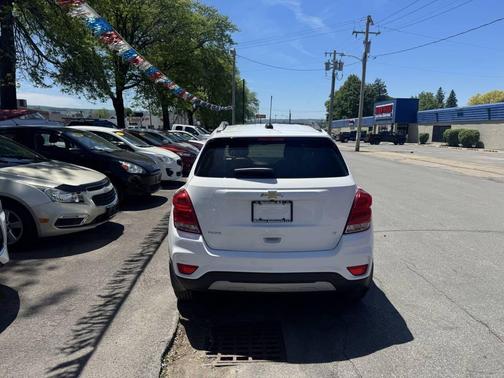 White 2019 Chevrolet Trax LT