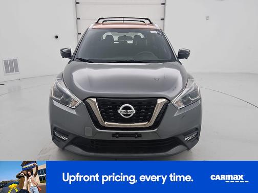 Gray 2019 Nissan Kicks SR