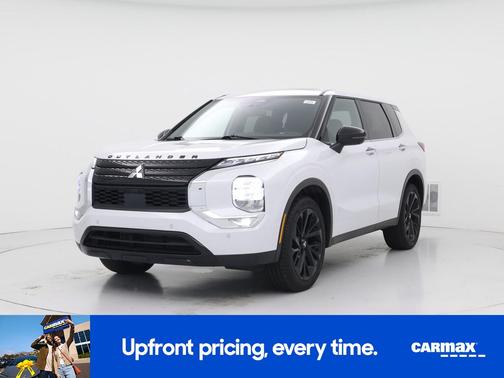 White 2024 Mitsubishi Outlander SE Black Edition