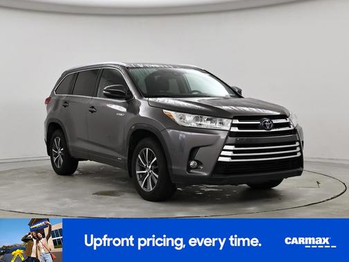 Gray 2018 Toyota Highlander Hybrid XLE