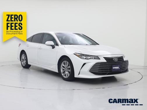 White 2022 Toyota Avalon XLE