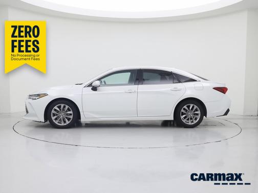 White 2022 Toyota Avalon XLE