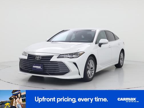 White 2022 Toyota Avalon XLE