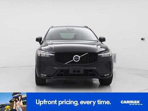 2023 Volvo XC60 B6 Ultimate Dark Theme