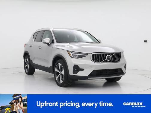 2025 Volvo XC40 B5 Plus Bright Theme