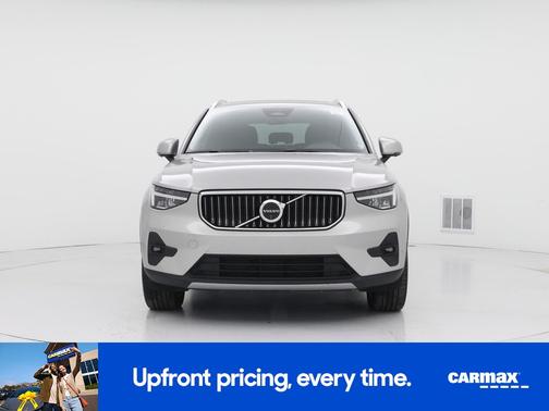 2025 Volvo XC40 B5 Plus Bright Theme