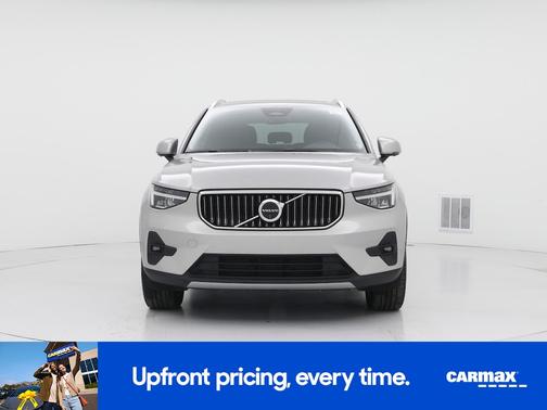 2025 Volvo XC40 B5 Plus Bright Theme