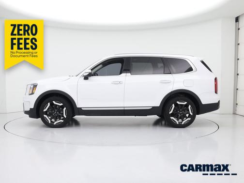 White 2024 Kia Telluride S